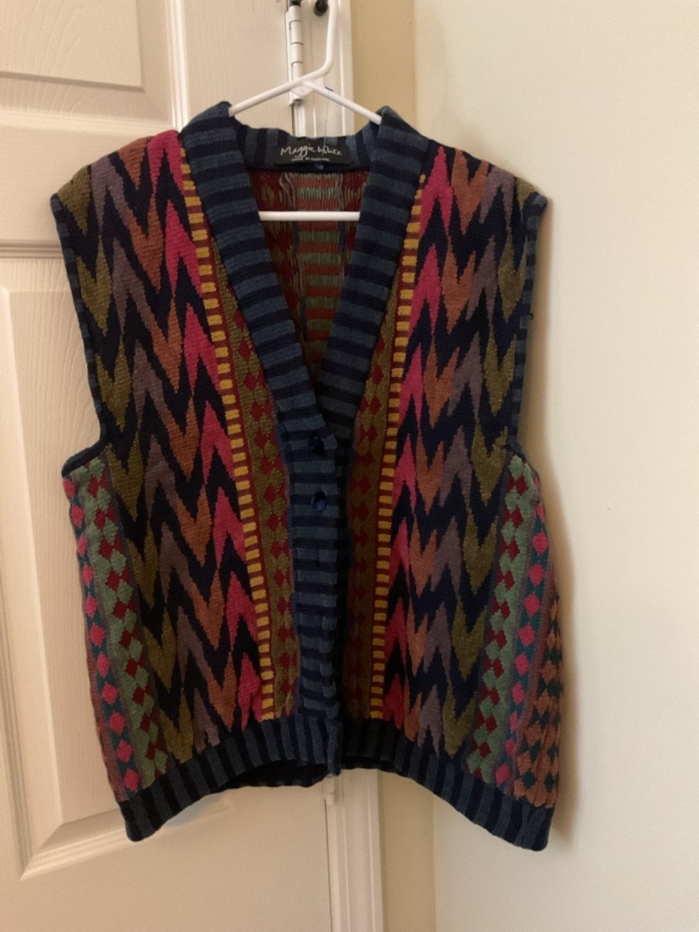Textured Multicolor Zigzag Knit Vest with Rich Navy Trim